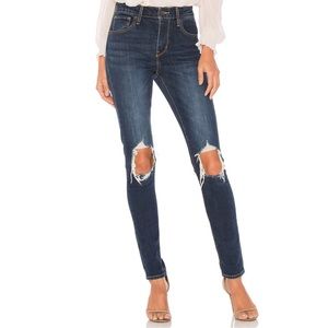 Levi’s • 721 High Rise Skinny Jeans Size 28